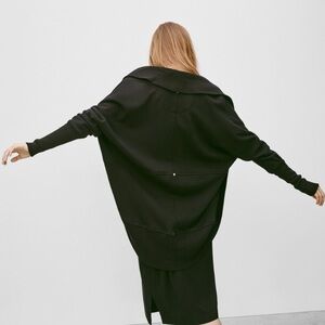 Aritzia Wilfred Diderot Cocoon Sweater/Cardigan (Small)